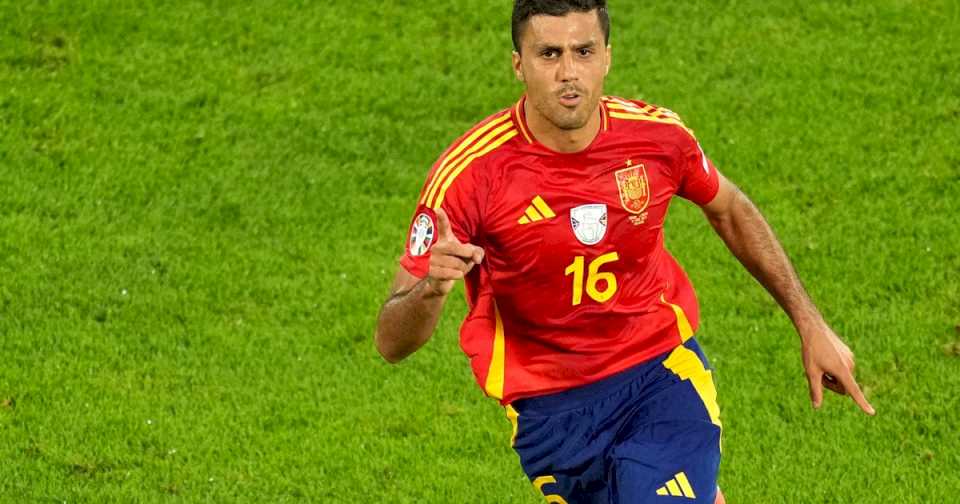 por-que-rodri-es-el-maximo-candidato-al-balon-de-oro-2024:-goles,-titulos-y-numeros-en-manchester-city-y-en-espana