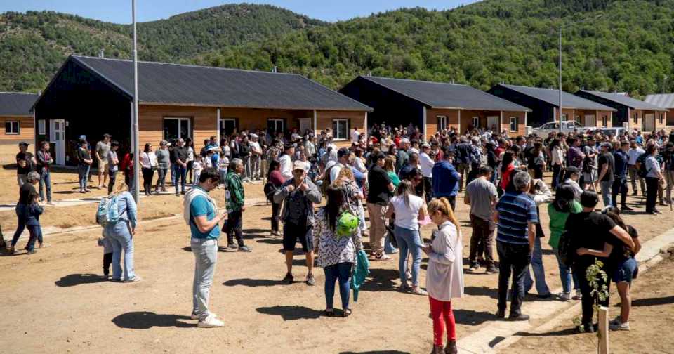 Entregaron las últimas cien casas de Techo Digno en Bariloche, luego de 11 años