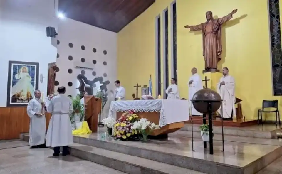 Misa por la Solemnidad de los Santos y fieles difuntos en Jardín América