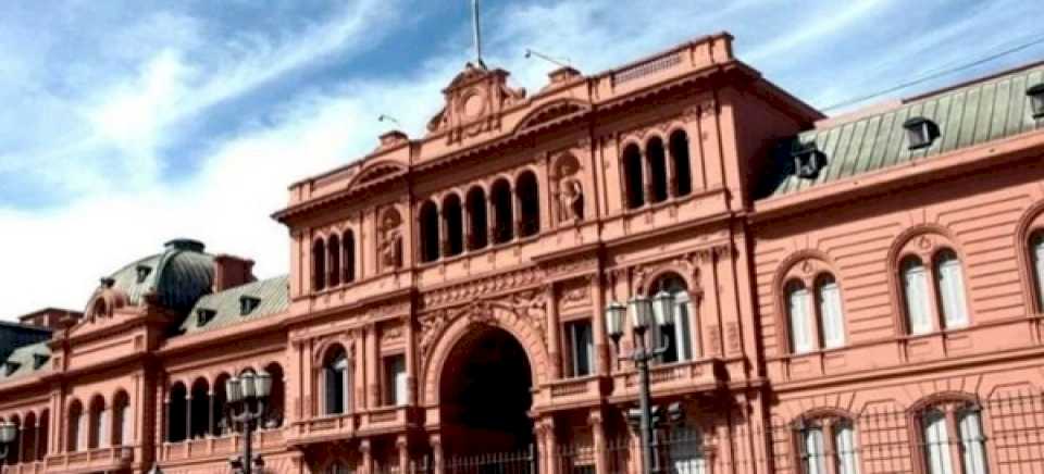 YOMA SE REUNIÓ CON FRANCOS EN CASA ROSADA: DIJO QUE FUE POR FONDOS EXTRA