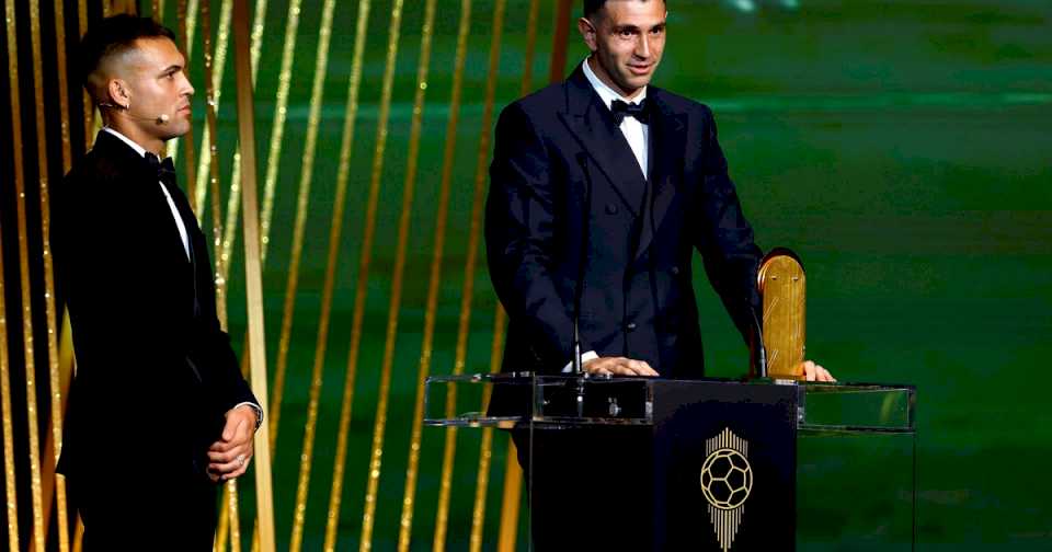 balon-de-oro-2024:-dibu-martinez-se-quedo-con-el-premio-yashin-y-volvio-a-ser-elegido-como-el-mejor-arquero-del-mundo