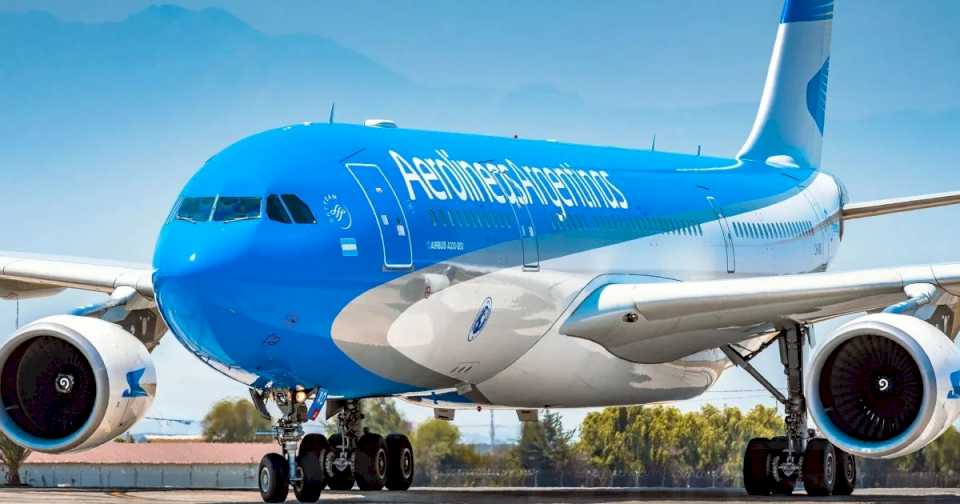 Aerolíneas Argentinas y Jetsmart se anticipan al paro del transporte y habrá cambios en sus vuelos