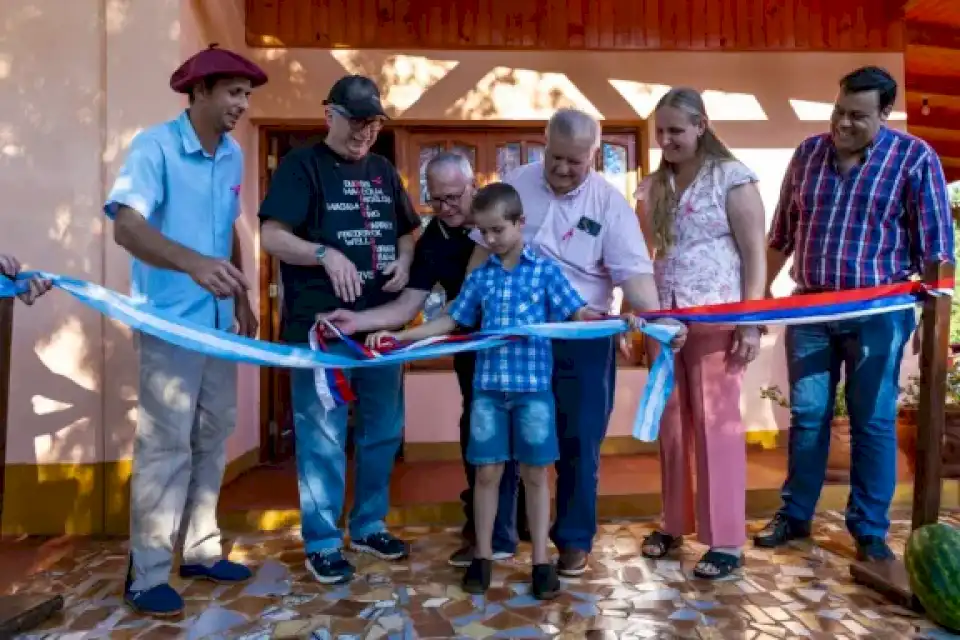 Passalacqua encabezó la entrega de viviendas rurales en Ruiz de Montoya