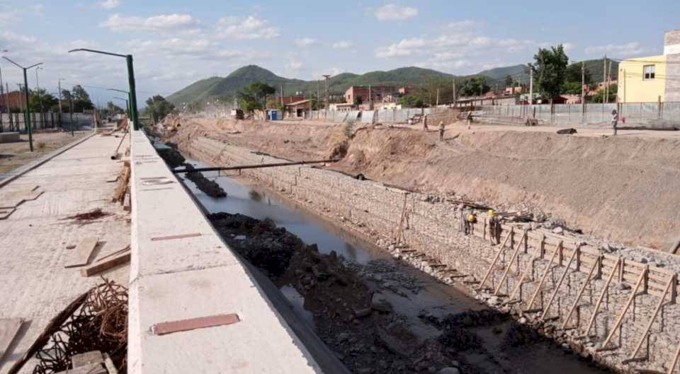 avanza-la-reconstruccion-del-canal-de-la-hipolito-yrigoyen