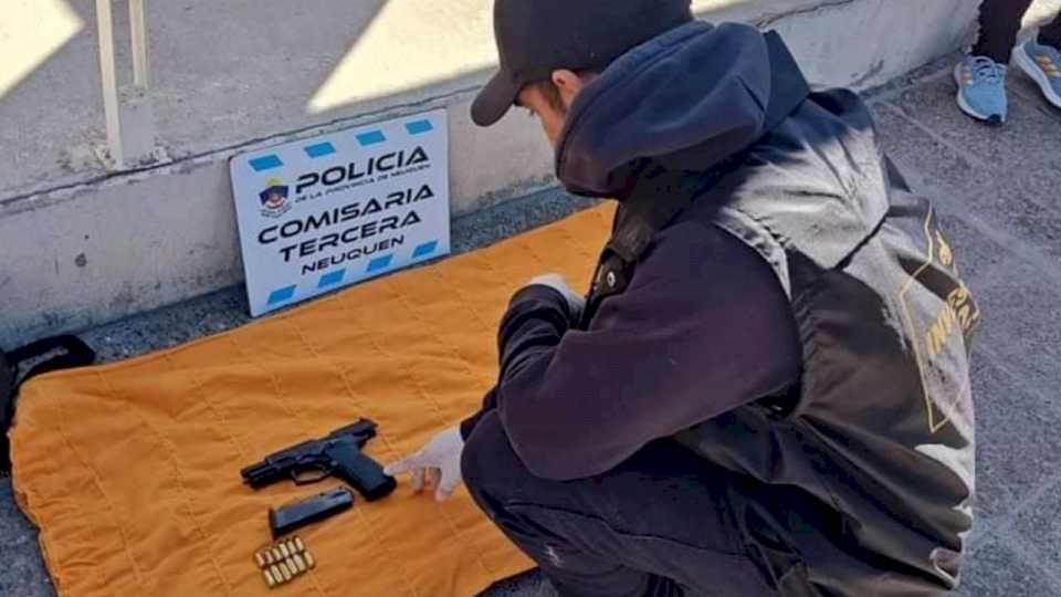 Detienen a un portero de una escuela neuquina por amenazas con arma de fuego