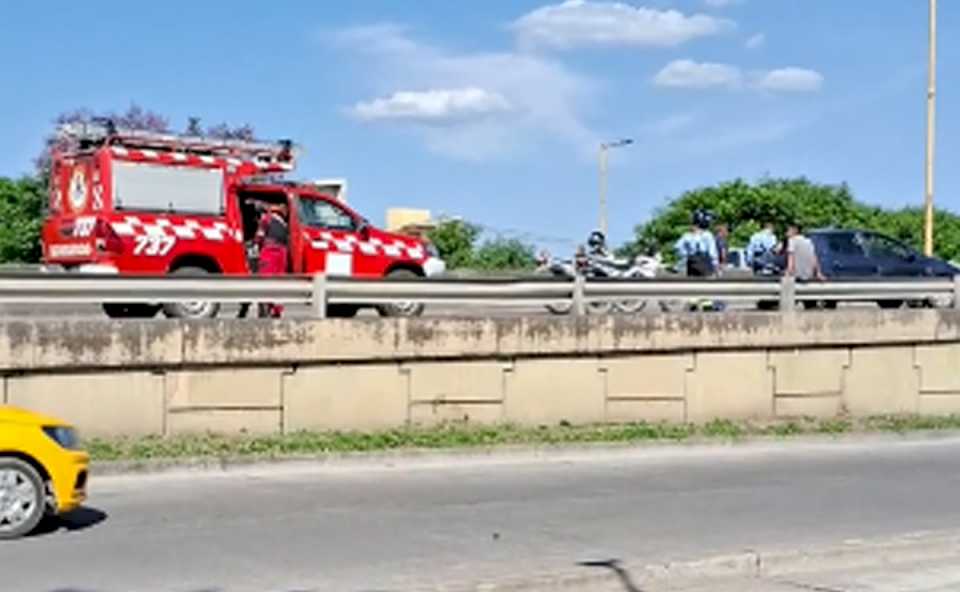 Accidente fatal en avenida Savio: una mujer murió al derrapar la motocicleta en la que viajaba como acompañante