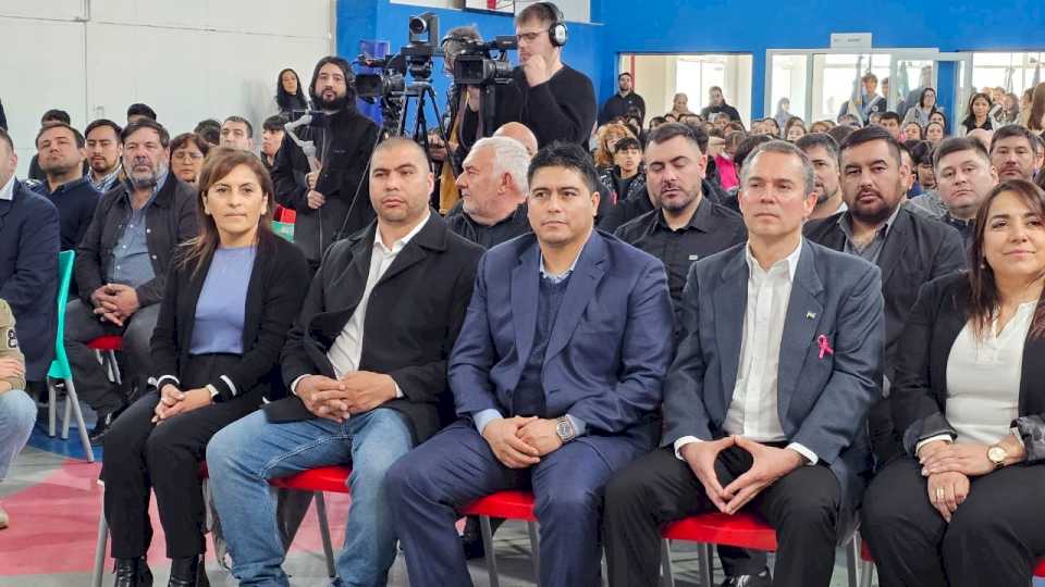 Güenchenen en la inauguración del Taller del Viento: “esto no se hace si no hay amor por lo que hacemos, por nuestros chicos y fundamentalmente por nuestra provincia”