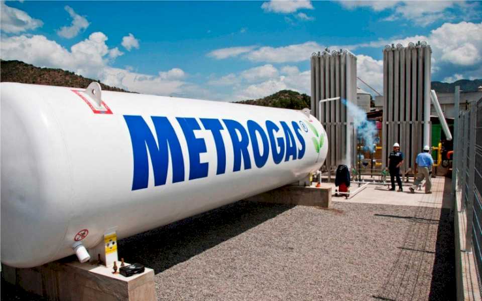 YPF anunció que venderá su parte de Metrogas y que invertirá esos fondos en Vaca Muerta