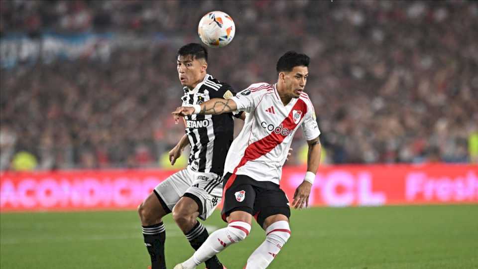 River estuvo lejos de la  épica y se quedó sin final