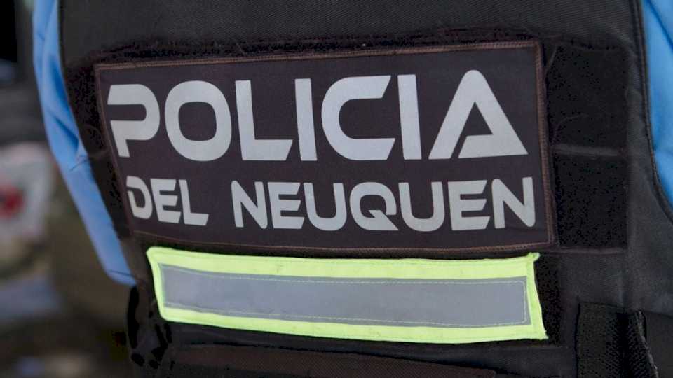 Un comunicado anónimo afirma que la Policía de Neuquén realizará medidas de fuerza si no mejoran sus salarios