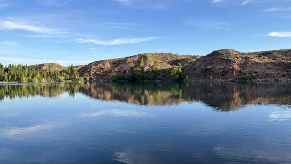 Neuquén comenzó las pruebas de calidad del agua del río Limay para la temporada de verano