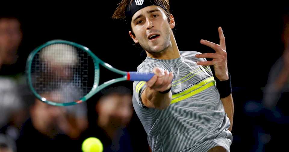 masters-1000-de-paris:-etcheverry-no-pudo-con-dimitrov,-pero-se-despidio-del-torneo-aplaudido-por-el-publico-frances