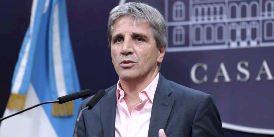 El Gobierno confirmó que compró $2700 millones de dólares al Banco Central para pagar a bonistas