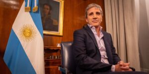 no-habra-default:-luis-caputo-asegura-fondos-para-vencimientos-de-2025-y-silencia-a-los-detractores