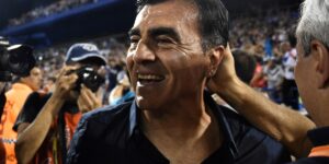 gustavo-quinteros-se-va-de-velez:-el-dt-campeon-de-la-liga-explico-su-decision-en-un-video-y-todo-indica-que-partira-a-un-grande-de-brasil