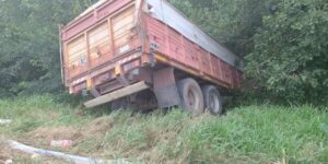 se-despisto-un-camion-con-cereales-en-cordoba