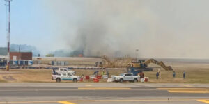 un-incendio-en-ezeiza-amenazo-la-actividad-del-aeropuerto-y-hubo-desvios-a-aeroparque