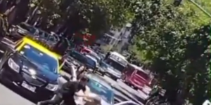 furia-en-caballito:-una-pelea-entre-un-taxista-y-un-automovilista-termino-con-un-acuchillado