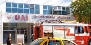 constitucion:-se-incendiaron-tres-pisos-de-una-sede-de-la-universidad-abierta-interamericana