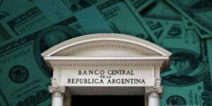 el-banco-central-corto-racha-compradora-de-14-ruedas-y-las-reservas-cayeron-mas-de-u$s300-millones