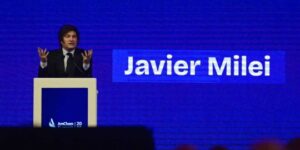 javier-milei-ante-los-empresarios-en-amcham-summit-2025:-“nuestro-plan-es-seguir-bajando-impuestos”