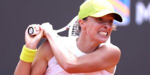 iga-swiatek-cayo-ante-danielle-collins-en-el-wta-1000-de-roma