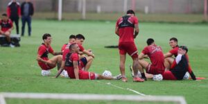 los-23-citados-de-instituto-para-jugar-ante-argentinos:-una-baja-por-lesion