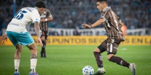 platense-en-avellaneda-dio-el-golpe:-elimino-a-racing-club-y-se-metio-en-cuartos-de-final