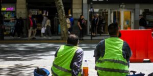 milei-mantiene-el-cepo-salarial:-la-suba-del-salario-minimo-en-abril-fue-de-solo-$6.000