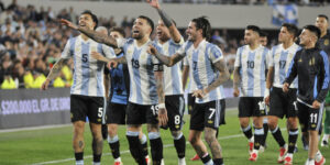 a-que-hora-juega-hoy-la-seleccion-argentina-vs.-chile:-donde-ver-el-partido