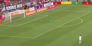 video:-insolito-gol-en-contra-de-bolivia-para-poner-en-ventaja-a-venezuela