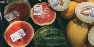 por-que-nunca-se-deben-comprar-frutas-o-verduras-que-estan-partidas-por-la-mitad
