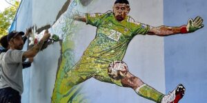 la-historia-del-mural-colosal-que-conmovio-a-dibu-martinez