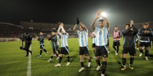 la-seleccion-argentina-vencio-por-la-minima-a-chile-y-la-complico