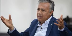 alfredo-cornejo-celebro-la-subasta-de-la-mansion-de-luis-lobos